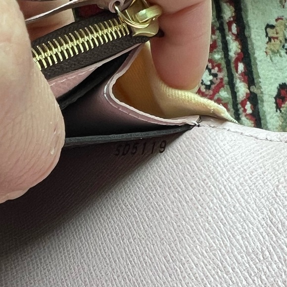 LV Emilie Wallet - Picture 11 of 11